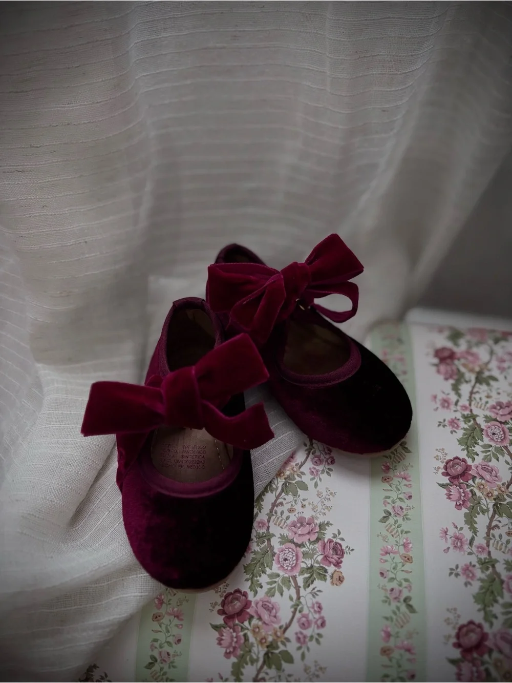 Spanish-style Mary Janes with velvet bow – Bordeaux NEW